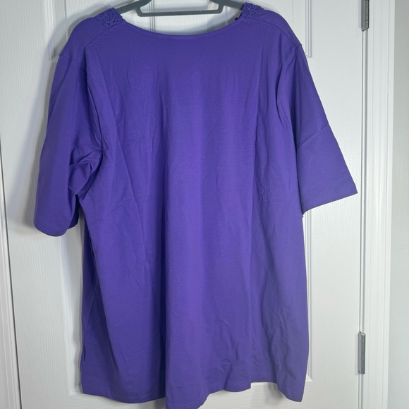 NWOT. Susan Graver v-neck tee size 3X with floral lace trim. purple top - Picture 4 of 7